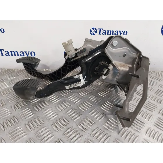 Pedal Embrague para Peugeot 208