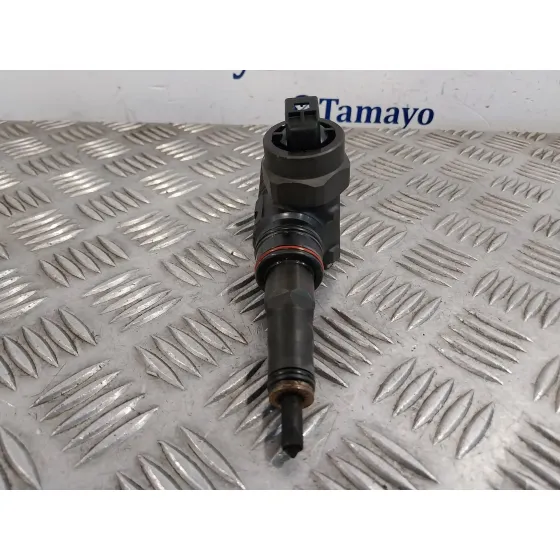 Inyector para Volkswagen Passat Berlina (3B3)