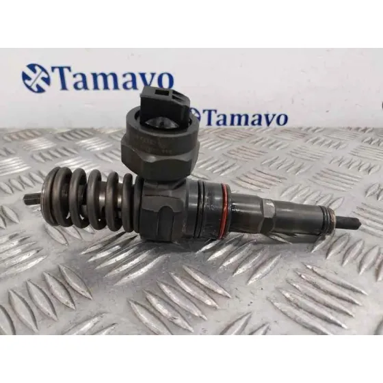 Inyector para Volkswagen Passat Berlina (3B3)