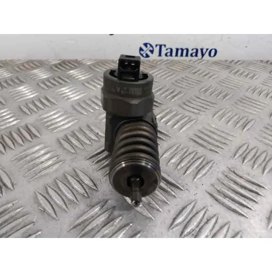 Inyector para Volkswagen Passat Berlina (3B3)