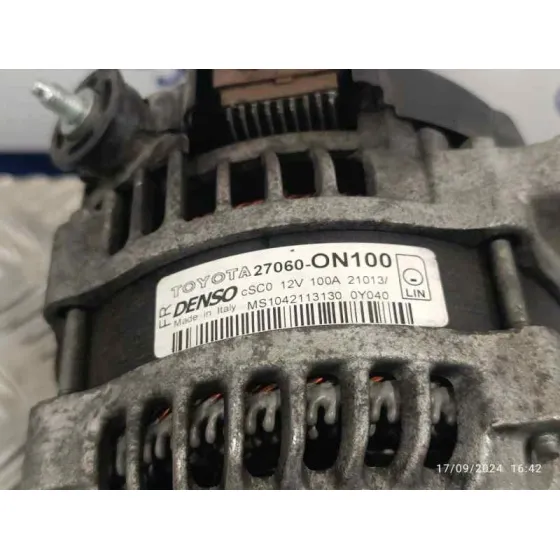 Alternador para Toyota Auris (_E18_)