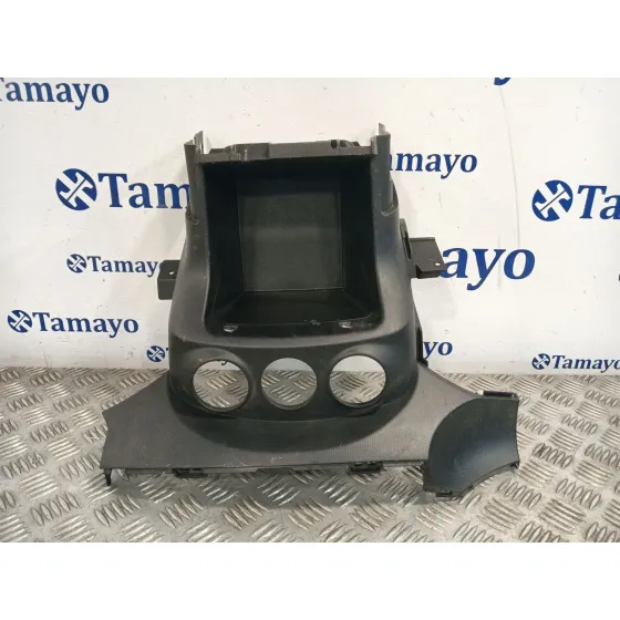 Moldura para Mitsubishi Outlander (Cw0)