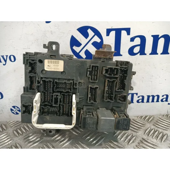 Caja Reles / Fusibles para Nissan Terrano/Terrano.ii (R20)