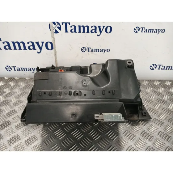 Guantera para Volkswagen Polo (6R1)