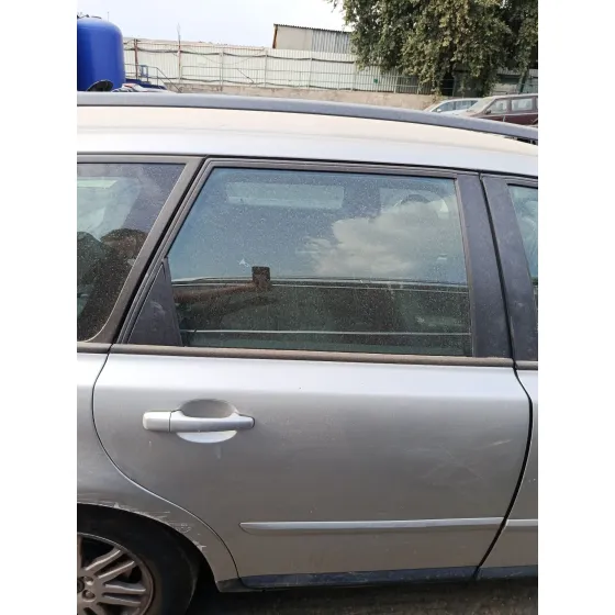Puerta Trasera Derecha para Volvo V50 (545)