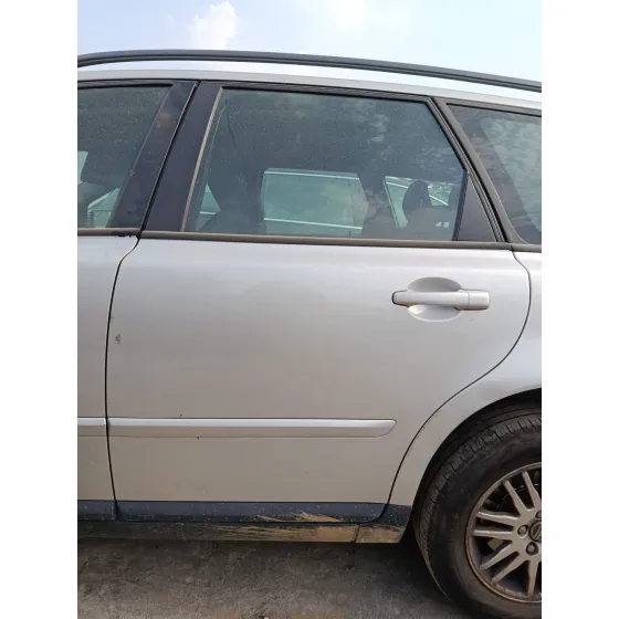 Puerta Trasera Izquierda para Volvo V50 (545)