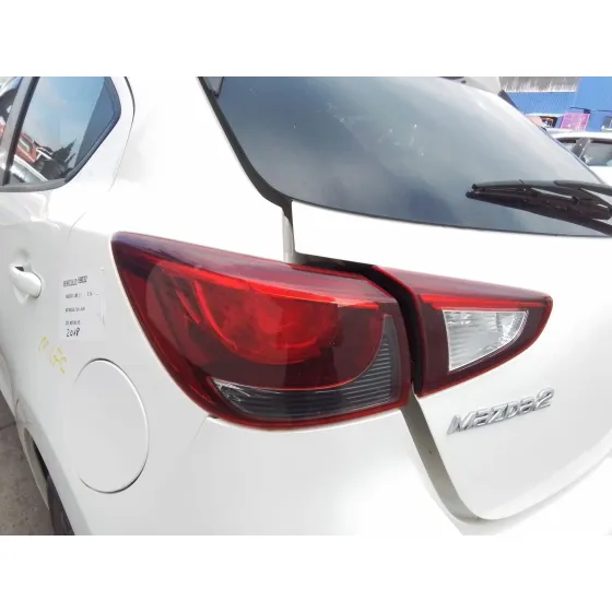 Piloto Trasero Izquierdo para Mazda 2 Lim. ()