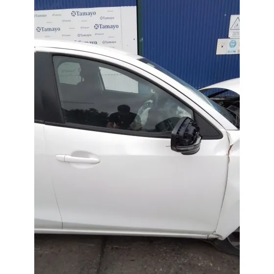 Puerta Delantera Derecha para Mazda 2 Lim. ()