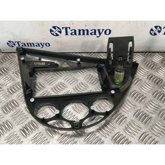Moldura para Ford Focus I (Daw, Dbw)