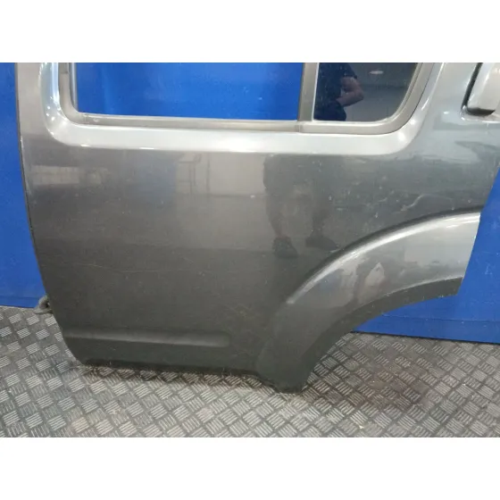 Puerta Trasera Izquierda para Nissan Pathfinder (R51)
