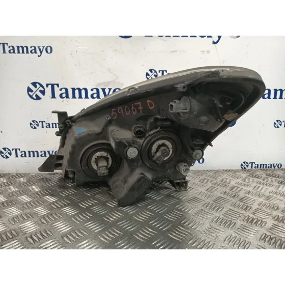 Faro Derecho para Toyota Corolla Verso (R1)