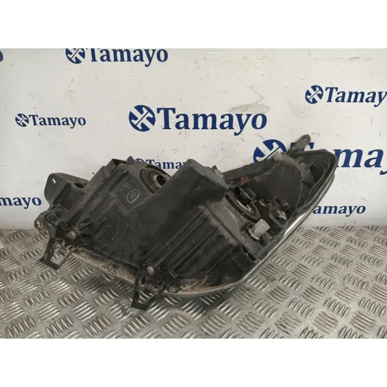 Faro Derecho para Toyota Corolla Verso (R1)