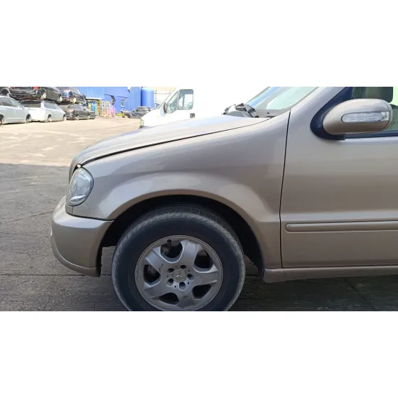 Aleta Delantera Izquierda para Mercedes-Benz Clase M (W163)