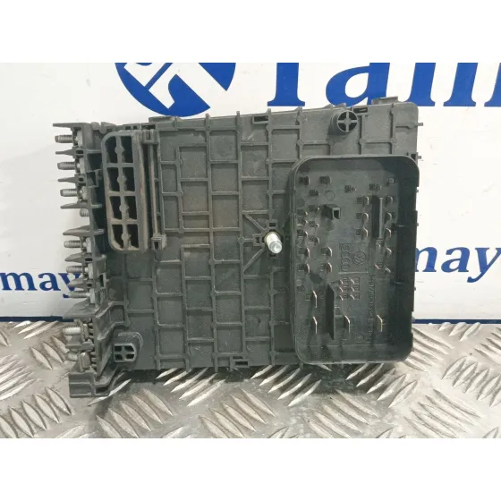 Caja Reles / Fusibles para Volkswagen Passat Variant (3C5)