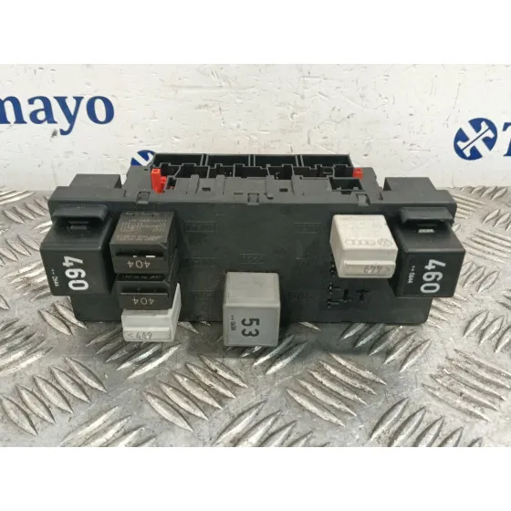 Caja Reles / Fusibles para Volkswagen Passat Variant (3C5)