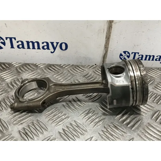 Biela para Volvo V40 Hatchback (525)