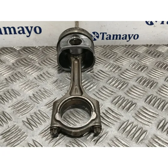 Biela para Volvo V40 Hatchback (525)