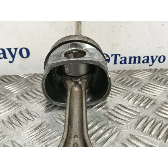 Biela para Volvo V40 Hatchback (525)