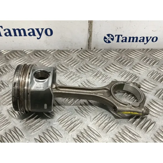 Biela para Volvo V40 Hatchback (525)