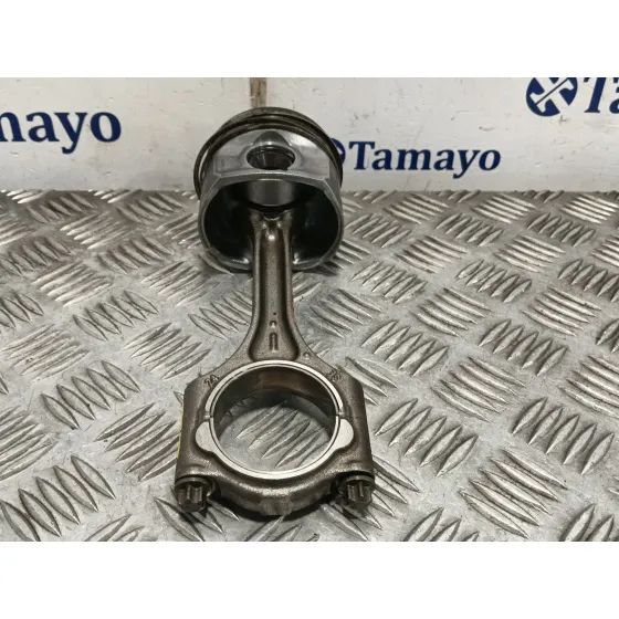 Biela para Volvo V40 Hatchback (525)