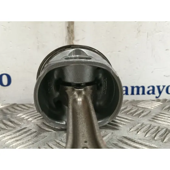Biela para Volvo V40 Hatchback (525)