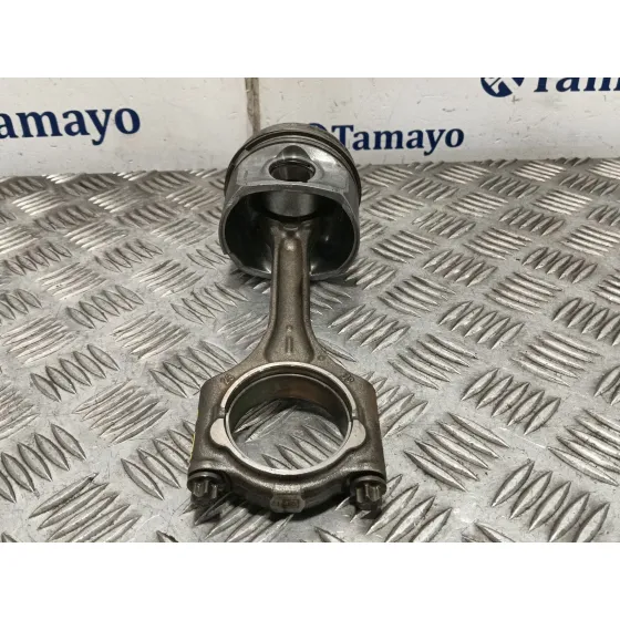 Biela para Volvo V40 Hatchback (525)