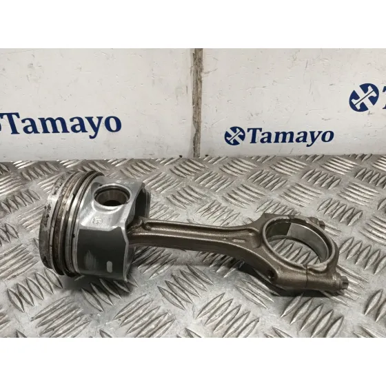 Biela para Volvo V40 Hatchback (525)