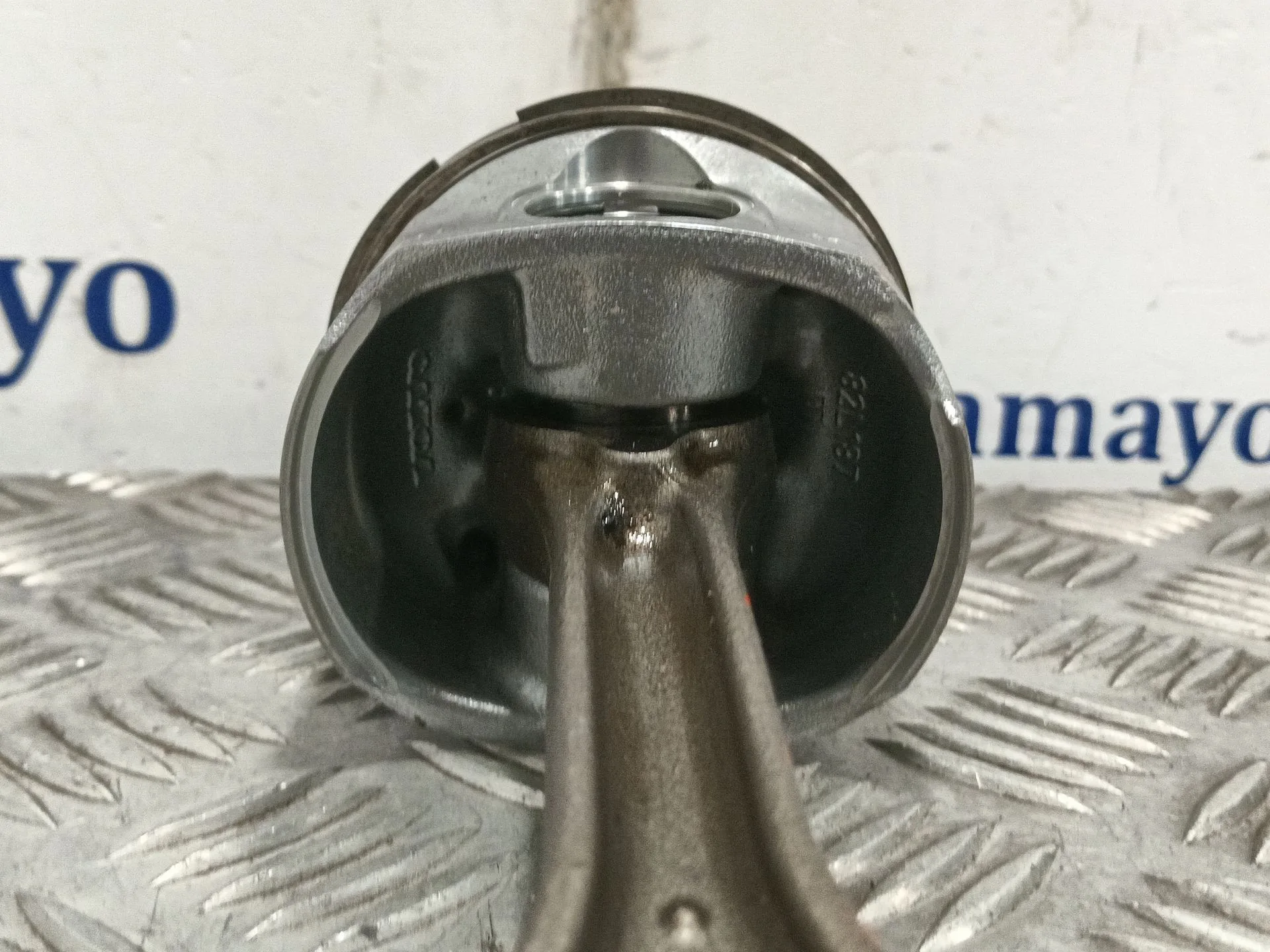 Biela para Volvo V40 Hatchback (525)