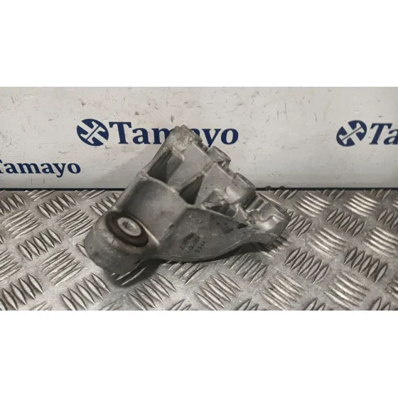 Soporte Motor Derecho para Mercedes-Benz Clase A (W176)