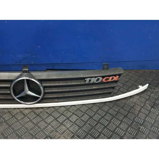 Rejilla Delantera para Mercedes-Benz Vito (W638) Caja Cerrada