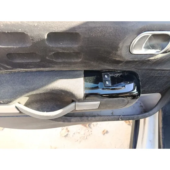 Mando Elevalunas Delantero Izquierdo para Citroën C3