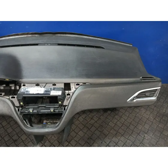 Salpicadero para Peugeot 2008 (--.2013->)