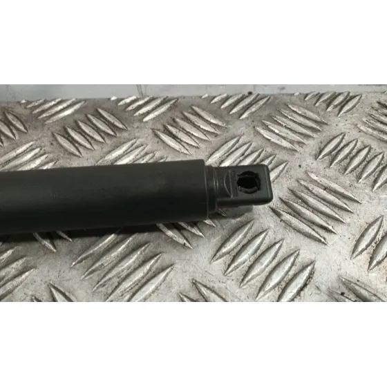 Amortiguador Porton Trasero Izquierdo para Mazda Cx-30 (Dm, Dt, Ed)