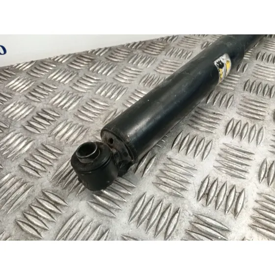 Amortiguador Trasero para Nissan Nt400 Cabstar (F24M)