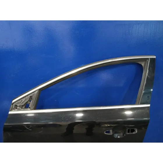 Puerta Delantera Izquierda para Volvo V40 Hatchback (525)