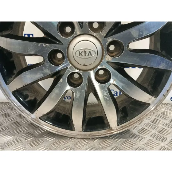 Llanta para Kia Carnival
