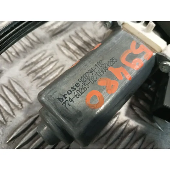 Elevalunas Delantero Derecho para Mercedes-Benz Viano (W639)