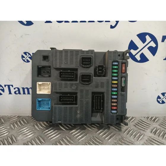 Caja Reles / Fusibles para Peugeot 308 Sw