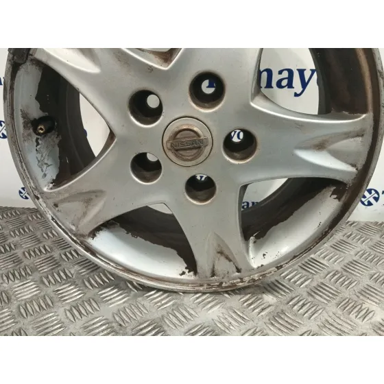 Llanta para Nissan Almera Tino (V10)