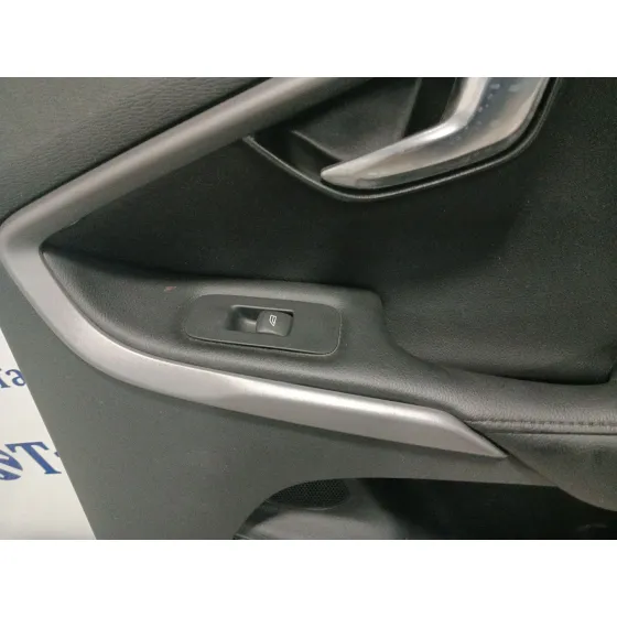 Guarnecido Puerta Trasera Derecha para Volvo V40 Hatchback (525)