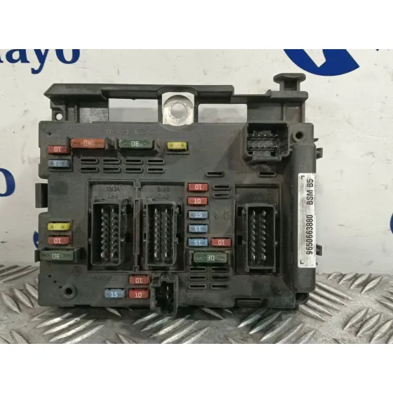 Caja Reles / Fusibles para Peugeot 307 Cc (3B)