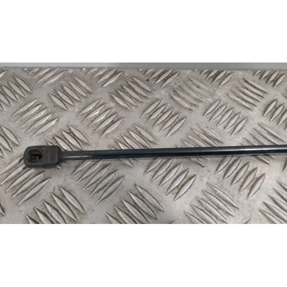 Amortiguadores Capo para Volvo V40 Hatchback (525)
