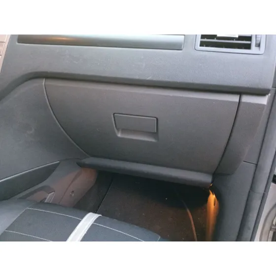 Guantera para Ford Kuga I
