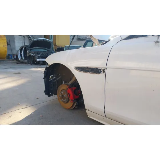Aleta Delantera Izquierda para Jaguar Xe (X760)