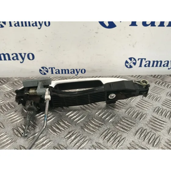Maneta Exterior Delantera Izquierda para Mazda 2 Lim. ()