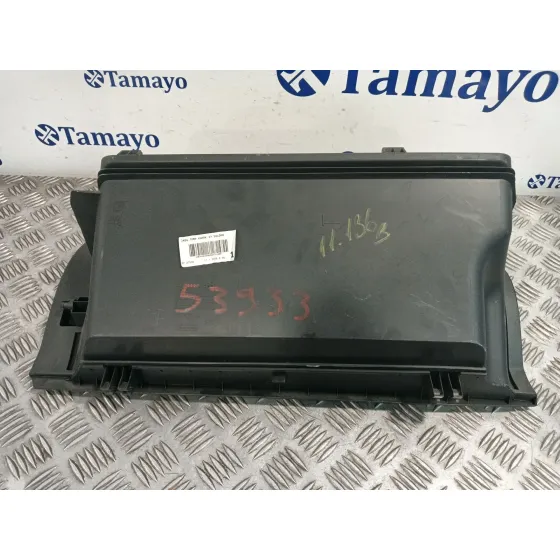 Guantera para Toyota Auris