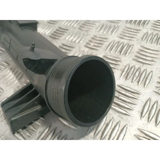 Tubo para Volvo V40 Hatchback (525)