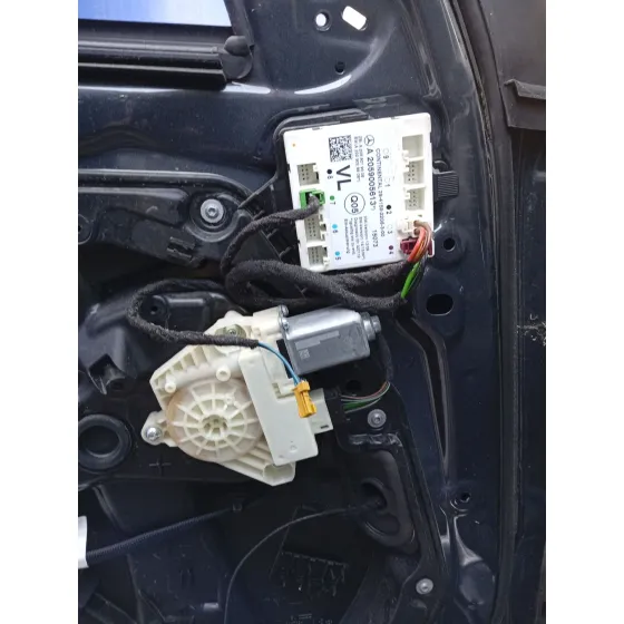 Elevalunas Delantero Izquierdo para Mercedes-Benz Clase C (W205)