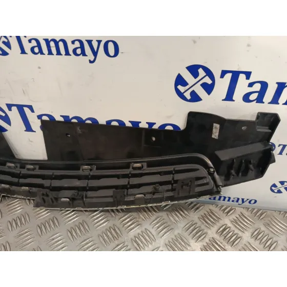 Rejilla Delantera para Chevrolet Cruze Hatchback (J305)