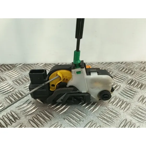 Cerradura Puerta Trasera Izquierda para Chevrolet Cruze Hatchback (J305)